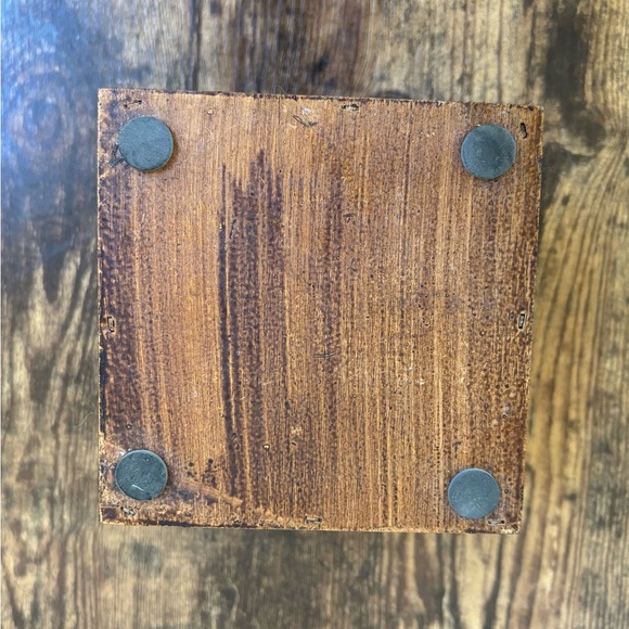 Japanese wood box - perfect for a plant - Picture 5 of 7